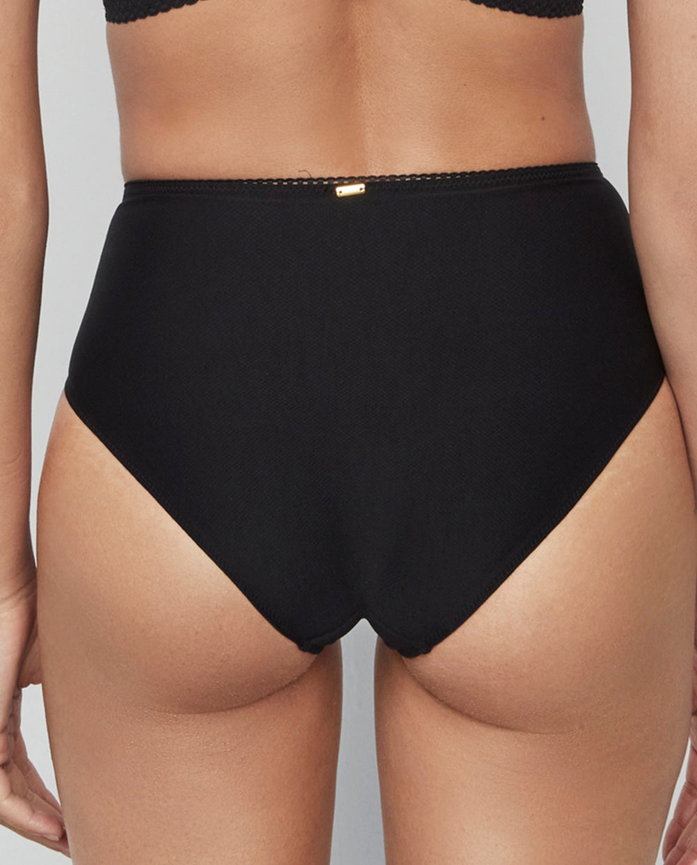 Braga alta clásica con control suave