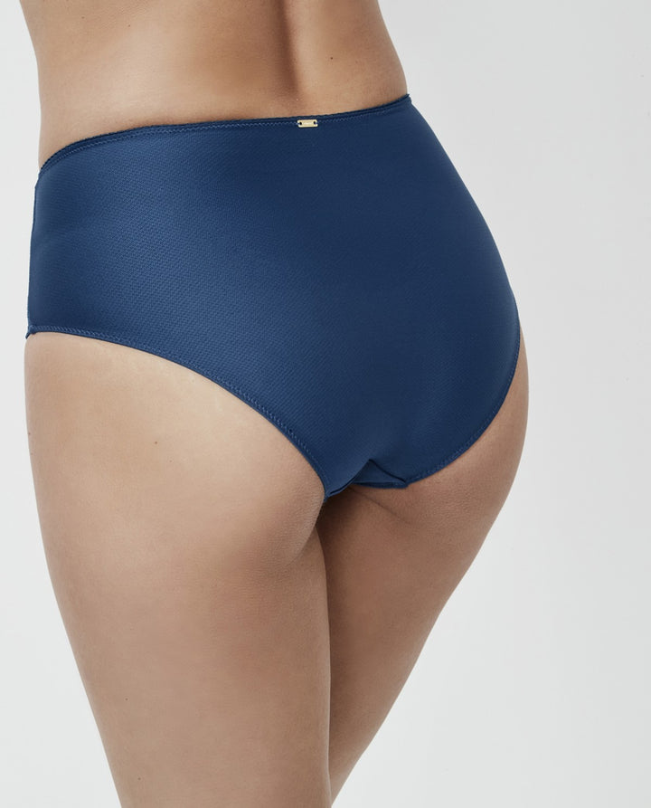 Braga alta clásica con control suave