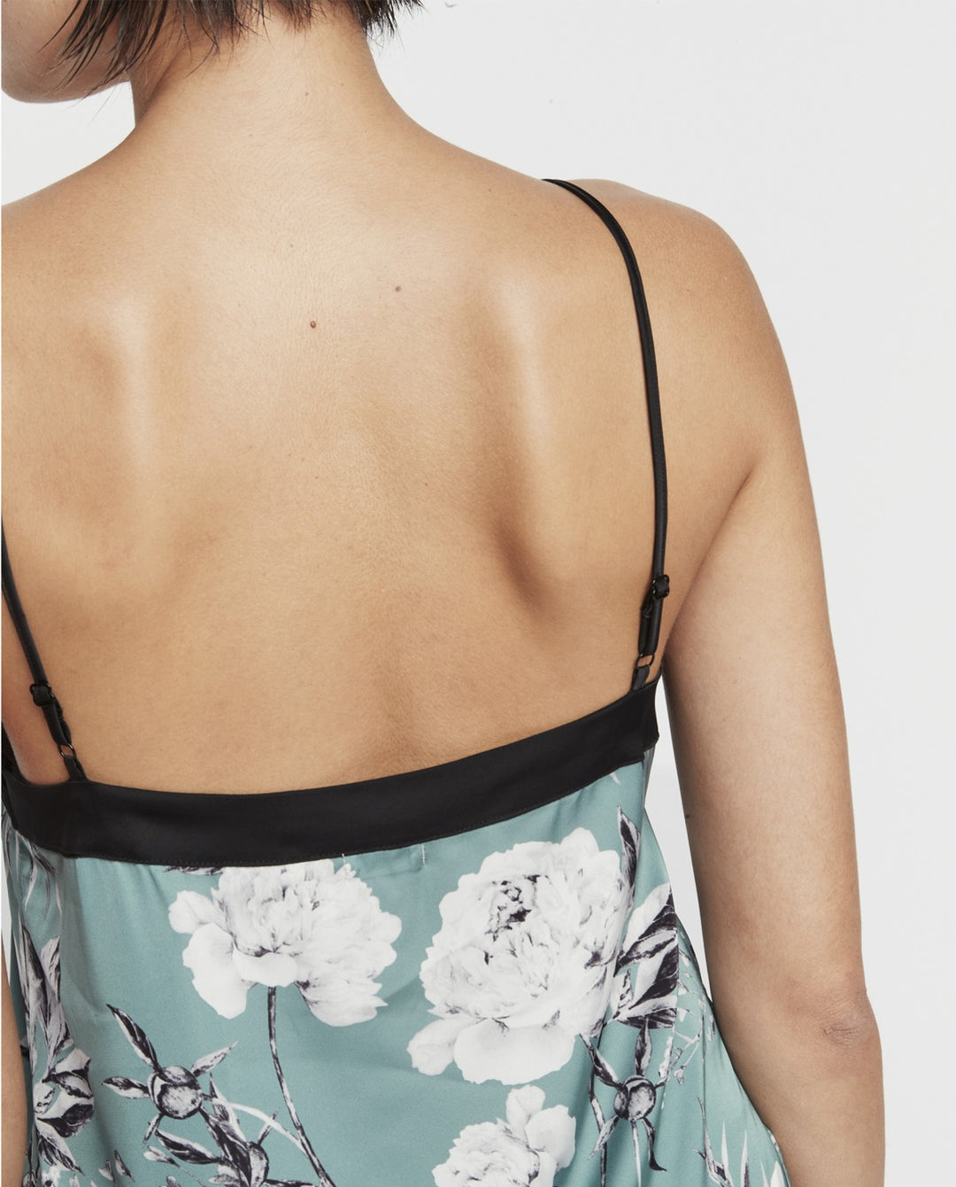 Camisón lencero corto con estampado floral