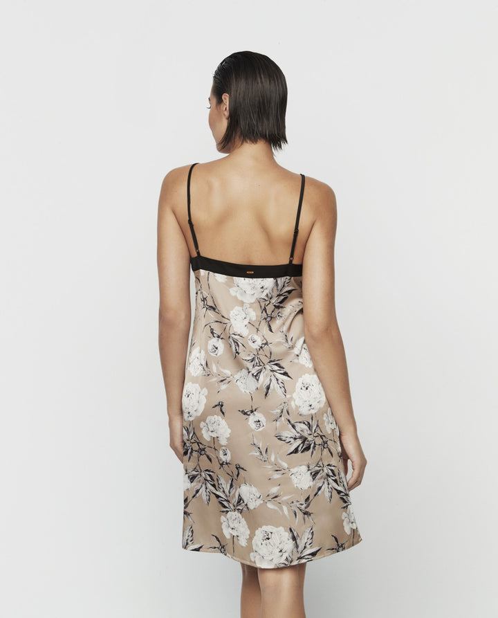 Camisón lencero corto con estampado floral