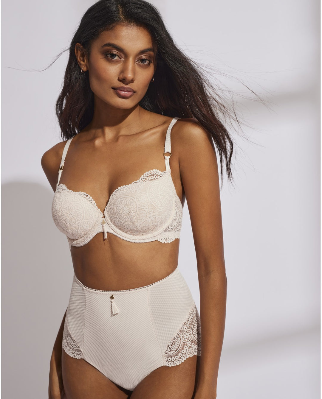 Sujetador moldeador de encaje-Sujetador-Blonda