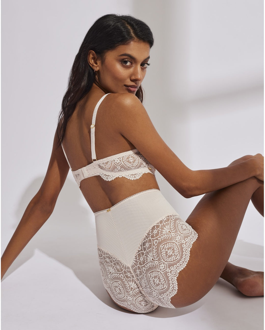 Sujetador moldeador de encaje-Sujetador-Blonda